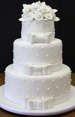 BOLOS BRANCOS PARA CASAMENTO 